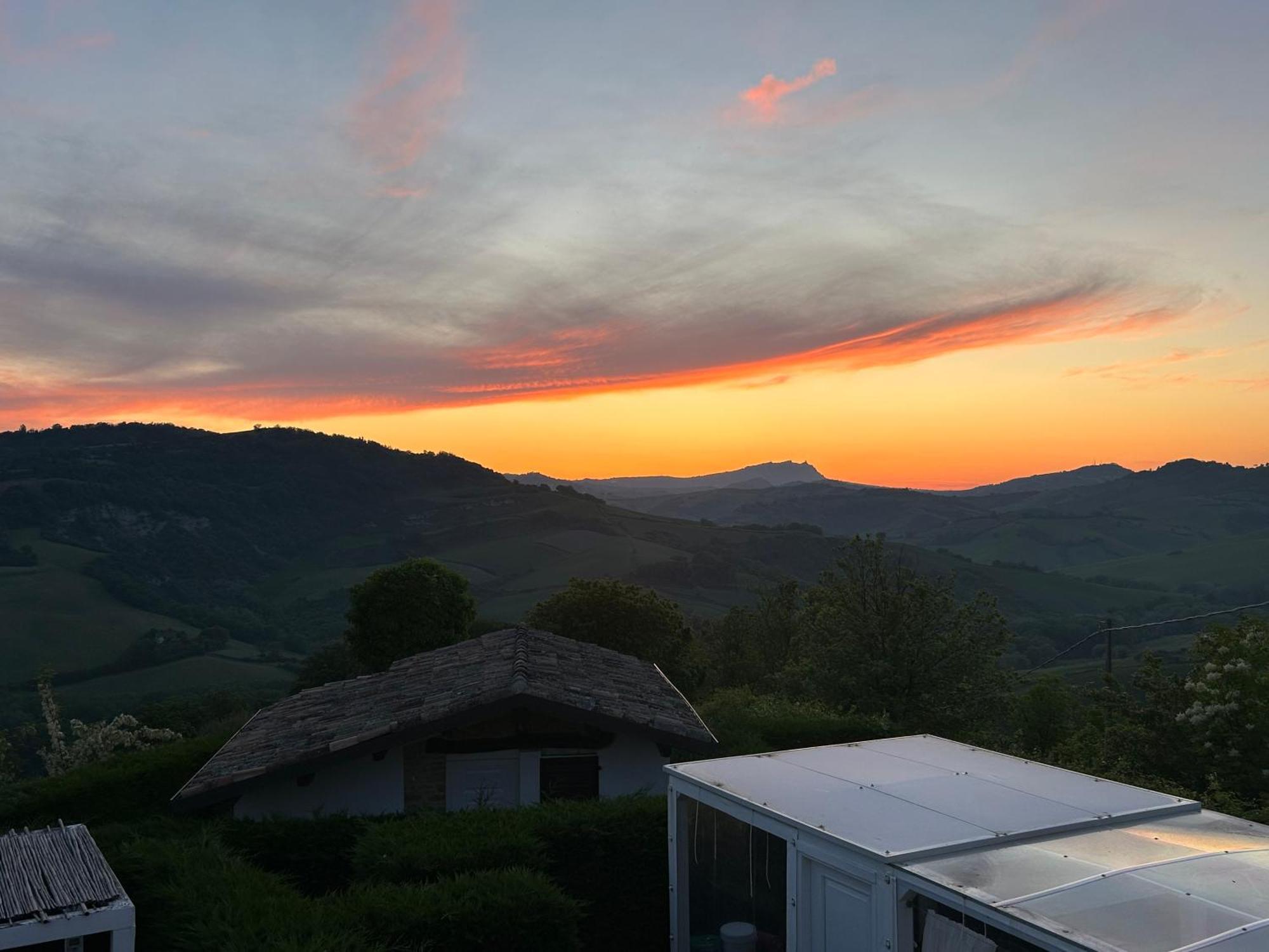 Villa Tamara Country & Spa Suites Montefiore Conca 外观 照片